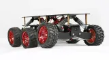 Chassis fuoristrada nero con trazione a 6 ruote – 4