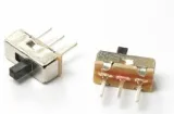 Interruttore a slitta SS12D00G2 3 pin – 1