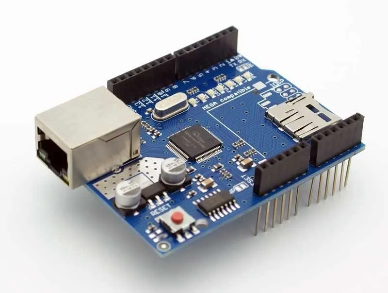Ethernet Shield W5100 con lettore di schede Micro-SD per Arduino