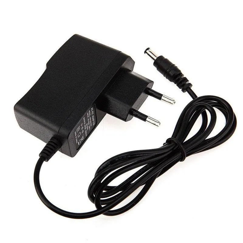 Alimentatore 9V DC 2A adattatore jack 5.5mm x 2.5mm